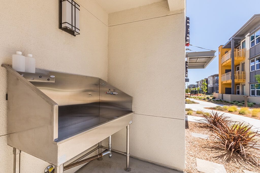 Dog wash at The Braydon Apartments in Napa CA